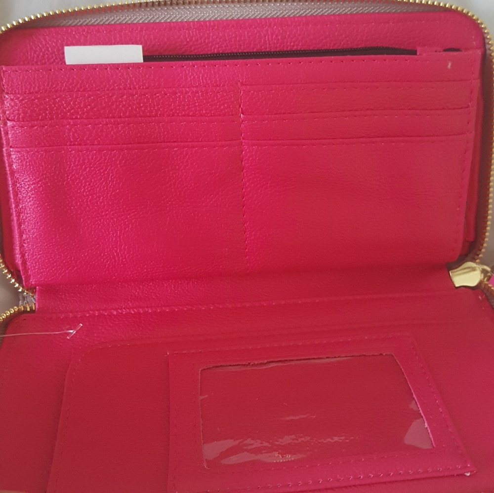๐ผ Betsey Johnson zip around wristlet/wallet - Picture 7 of 8